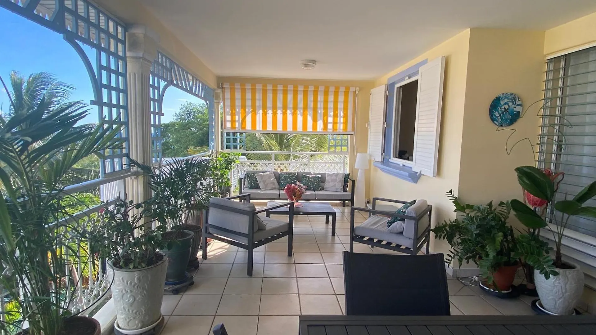 Spacieux Appartement 2 Chambres Pres De La Plage Avec Grande Terrasse A Sainte-Luce - Fr-1-765-24